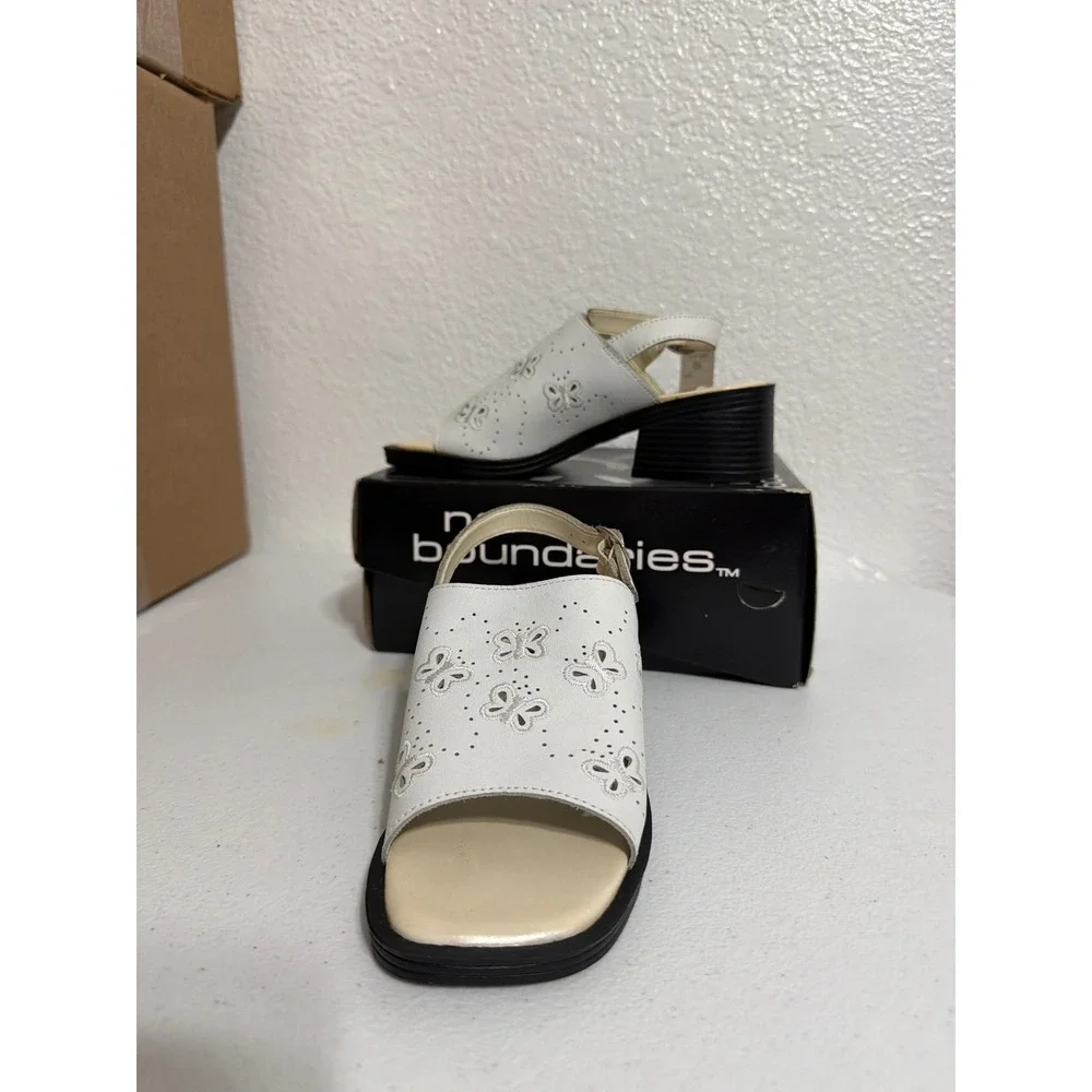 No Boundaries Kids White Butterfly Cutout Block Heel Sandals B-MINDY Size 13.5